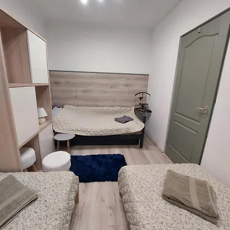 Akacvirag Airport Bogi Apartment