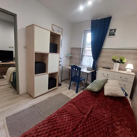 Akacvirag Airport Bogi アパート *