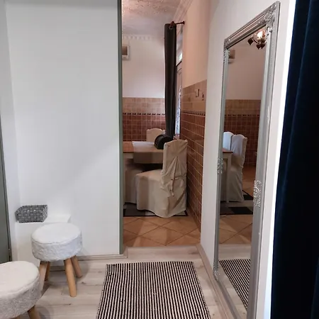 Akacvirag Airport Bogi *