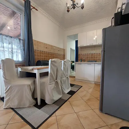 アパート Akacvirag Airport Bogi デブレツェン